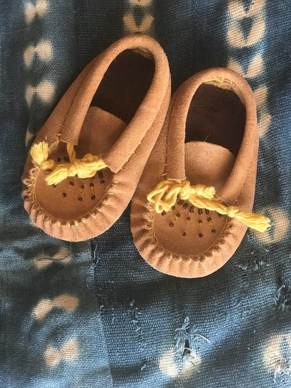 Handmade vintage beaded baby moccasins, leather, s