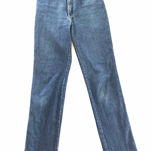 W26 L31, Vintage chic jeans, 26”, ultra high rise, made in USA, vintage denim, high waisted, tapered slim cut, 1970’s, 1980’s, wedgie fit,