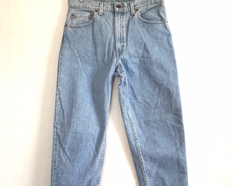 USA made, 1990’s, Vintage Levis 550 jeans, W32 L29, high rise, high waisted, zip fly, mom jeans, Levis jeans, Y2K, light wash jeans, 32”,