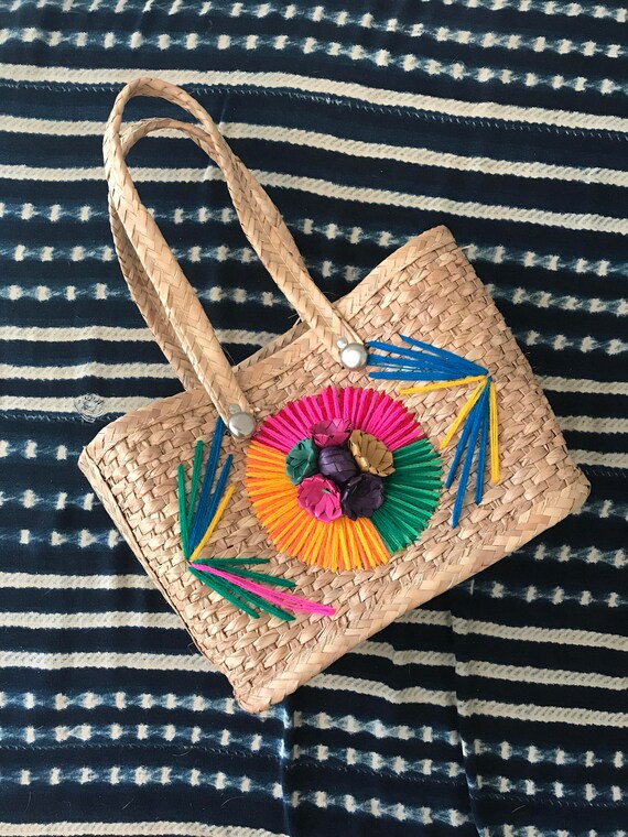 Vintage straw embroidered market bag, small beach… - image 3