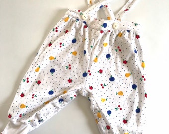 1980’s, 1990’s, Vintage Robinson’s fruit print cotton jumper pants, suspender pants, floral overalls, 3 months, 6 months, snap up legs,