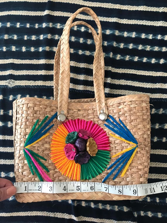 Vintage straw embroidered market bag, small beach… - image 7