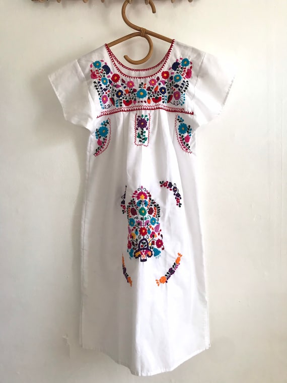 Vintage girls Mexican dress, embroidered Oaxacan … - image 1