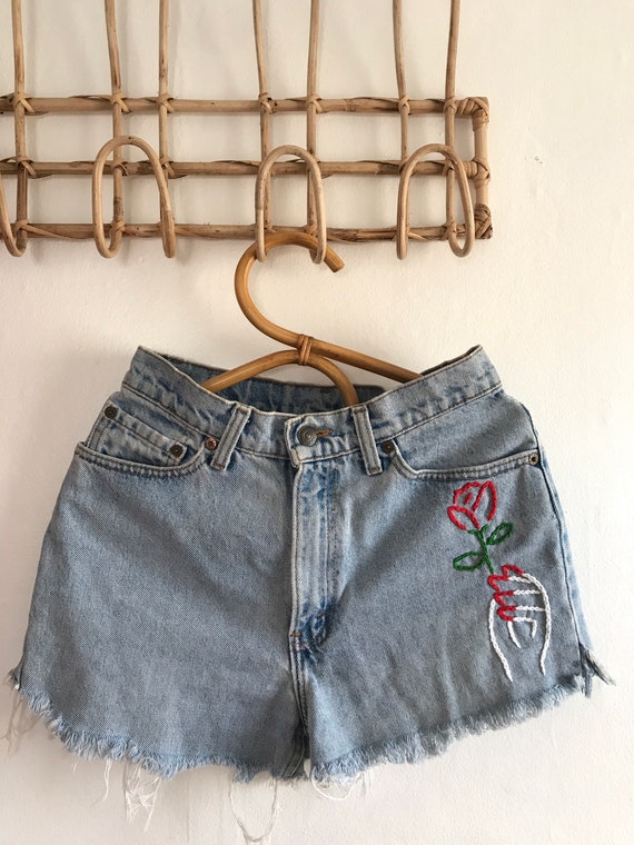 Vintage Levis jean shorts, 90’s Levis, 27”, high r