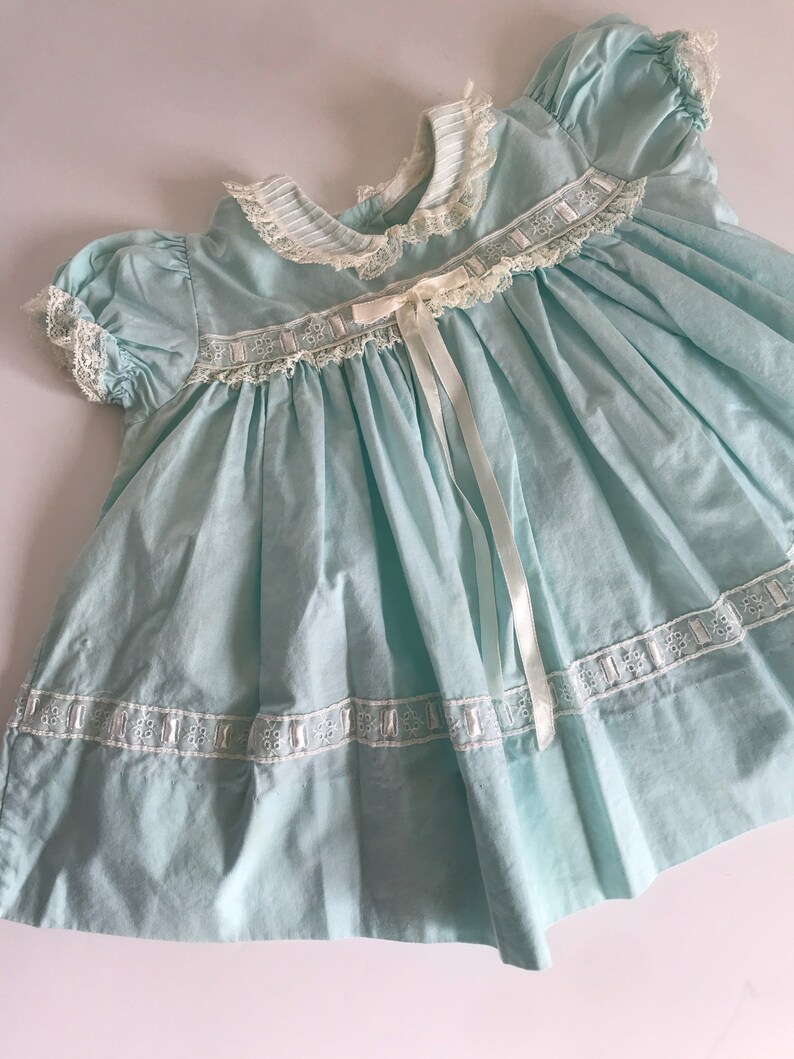 1950s, 1960s, baby girls dress, 6 months, 9 months, baby blue ruffle dress, lace dress, retro newborn dress, puffy sleeves, eyelet details image 5