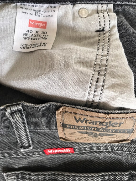 Vintage paint splattered wrangler jeans, W37 L29,… - image 6