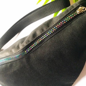 Hipbag schwarz, grau, Regenbogen, Velour, Bauchtasche, Gürteltasche, Crossbody Bag, Waistbag, Hipbag Bild 2