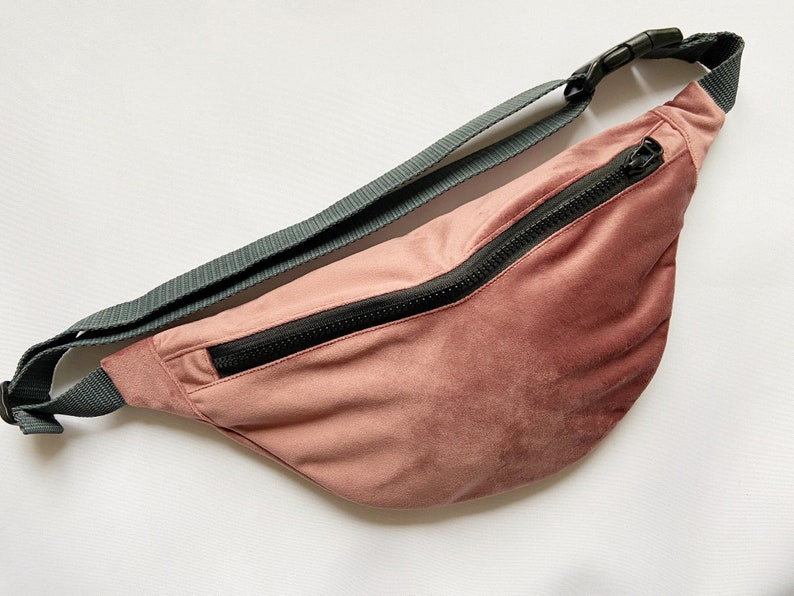 Hipbag Pflaume, bordeaux, schwarz, weiss, Velour, Bauchtasche, Gürteltasche, Crossbody Bag, Waistbag, Hipbag Bild 1