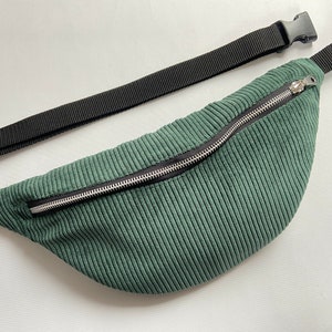 Hipbag bottle green, green, cord, belly bag, belt bag, crossbody bag, wide cord