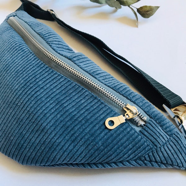 Hipbag Cord, Bauchtasche, Gürteltasche, Crossbody Bag, blau, eisblau, hellblau, silber, Feincord, Breitcord, Mircrofaser