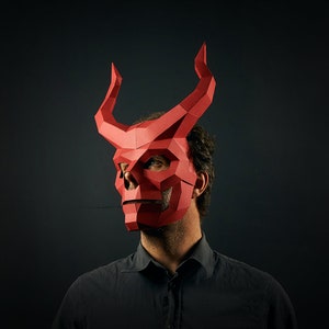 Modello di maschera Papercraft 3D batterista del diavolo, maschera di carta demone low poly teschio cornuto, costume di Halloween fai da te unico, modello PDF Cosplay