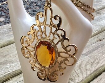 Collectible Jewelry Elongated Pearl Delicate Chain Sarah Coventry Pendant Vintage Pendant