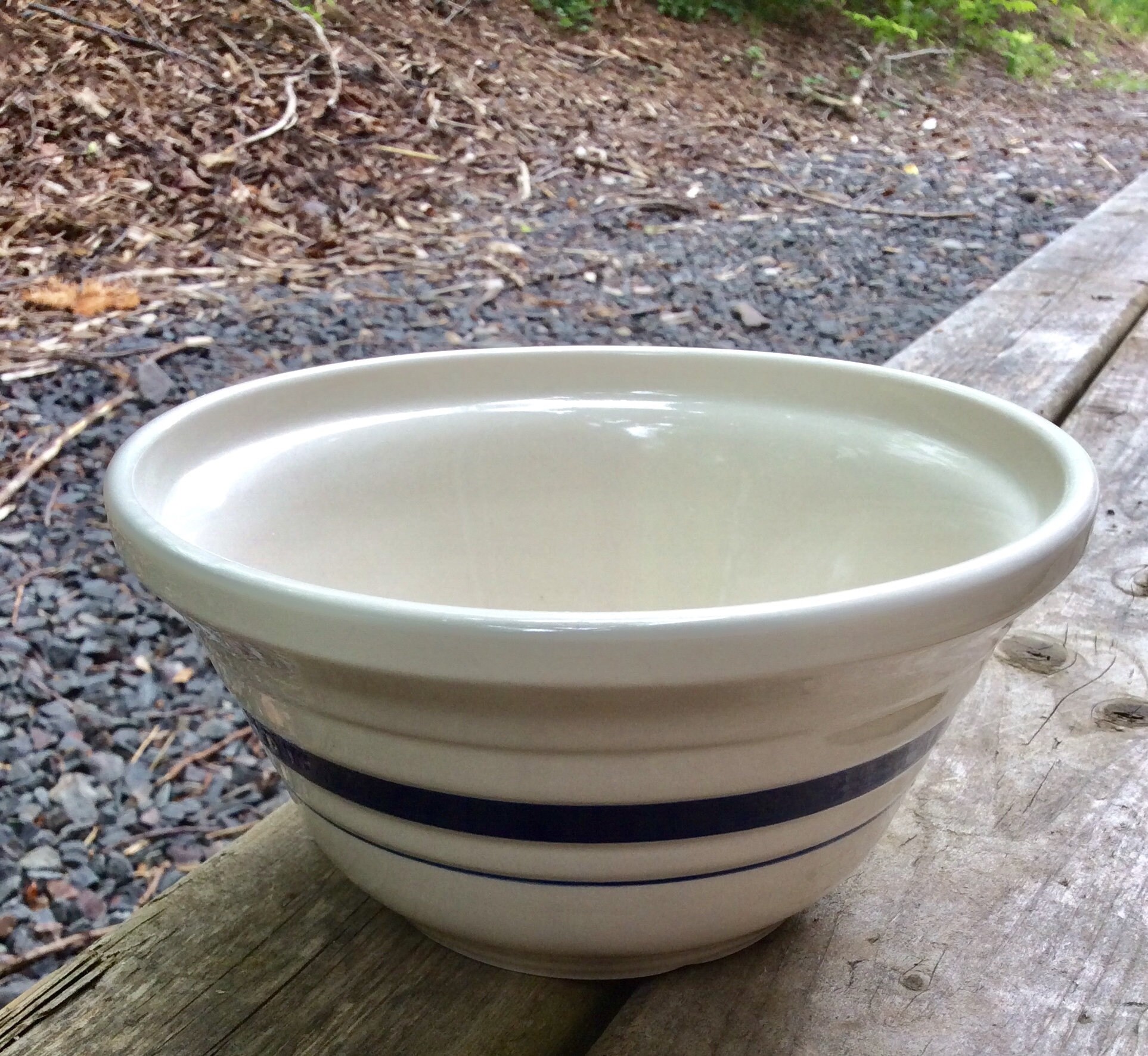 Home & Living Kitchen & Dining Bowls Creamy White Crock Pottery