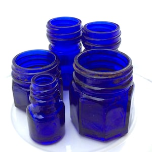 Vintage Cobalt Blue Glass apothecary Old Bottle Collection, Antique blue Medicine Bottles, movie stage props doctor&#39;s office old remedy