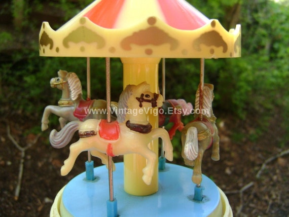 Madera Merry-Go-Round carrusel caja de música regalo de los juguetes de los niños Wind-Up Musical Box Madera Merry-Go-Round carrusel caja de música regalo de los juguetes de los niños Wind-Up Musical Box