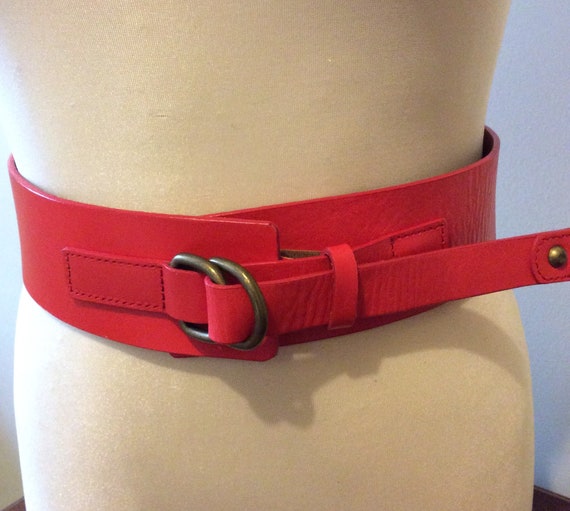 Vintage wide Red leather Belt for women, retro classy… Gem