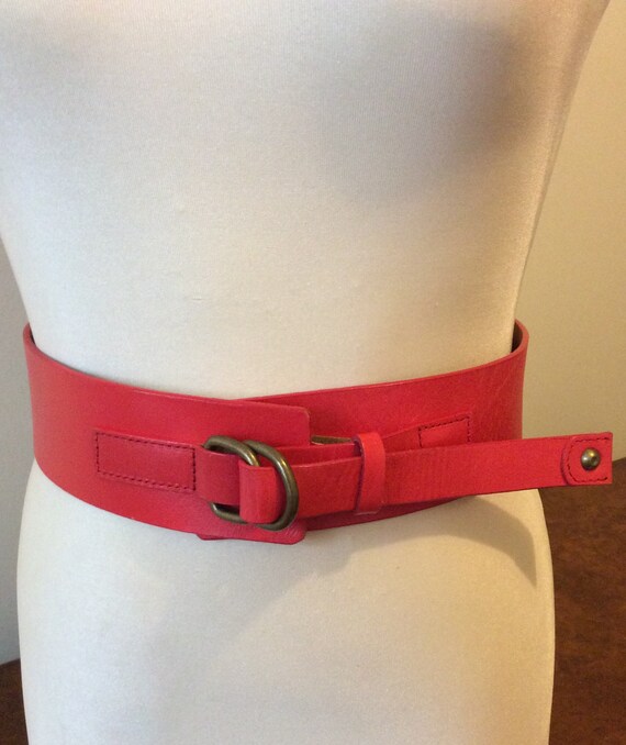 Vintage wide Red leather Belt for women, retro classy… Gem