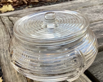 Vintage Art Deco clear ribbed Glass Vanity apothecary powder jar Anchor Hocking 1940s lidded parlour Trinket movie props lady&#39;s room Mothers
