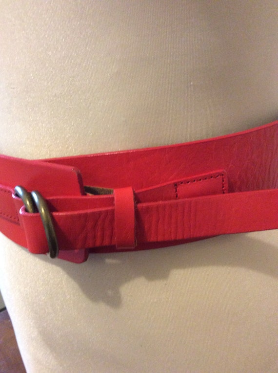 Vintage wide Red leather Belt for women, retro classy… Gem