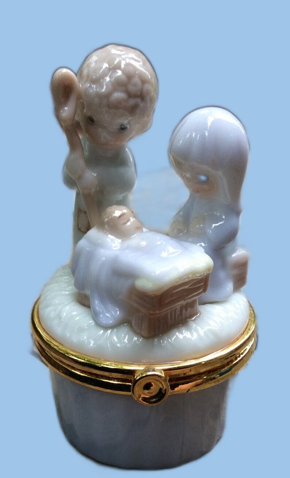 vintage Precious Moments Porcelain Nativity scene 