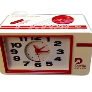 Vintage radio clock Red & White 60s 70s retro clock radio Daylin AM FM Quartz Clock Radio UK Battery Operated storm movie stage props gifts