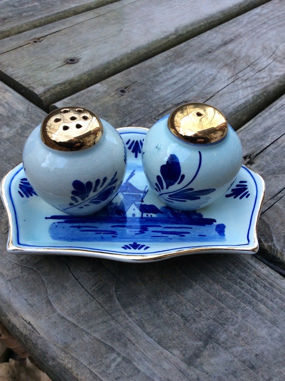 Blue and white sale salt and pepper