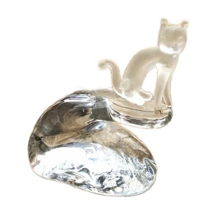 Vintage blown glass cat paperweight figurine satin frosted arched feline on pedestal Figurine halloween decor mother's day gifts teen idols