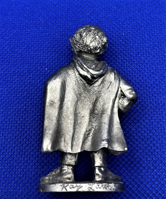 Pewter Figurine Lord of the Rings Frodo Baggins Hobbit with Sword Sword