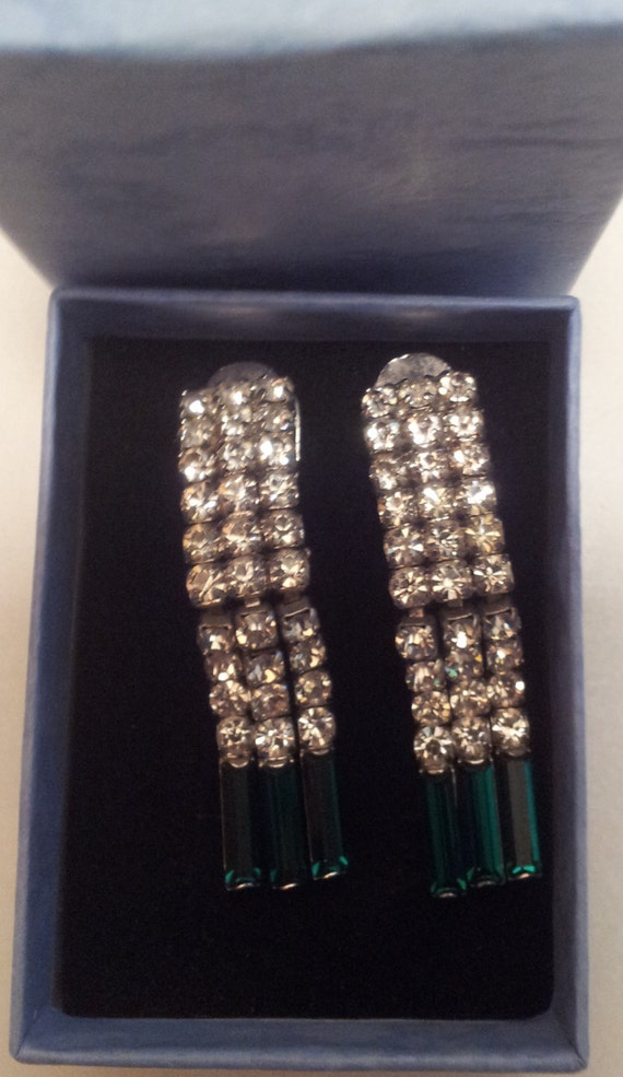 Earrings Austrian Crystal Emerald Green Dangle Uni