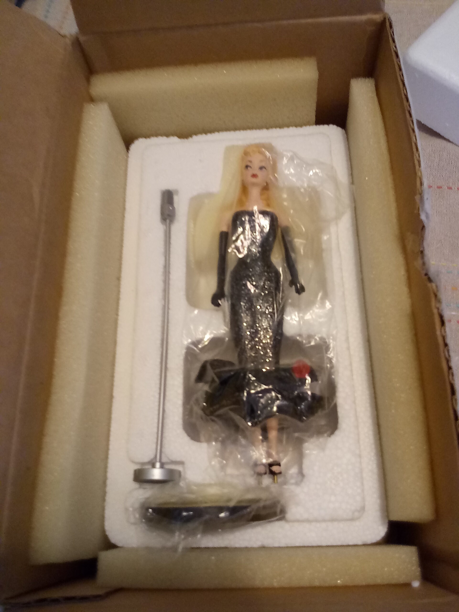 Barbie the Danbury Mint the 1960 Barbie Solo in the Spotlight COA Mint Holiday Gift Holiday