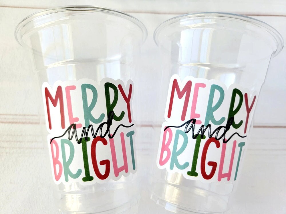 Christmas plastic cups with straws and lids, snowmen and santa hat designs  - Holiday party cups, Christmas party cups