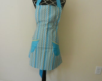 Apron in blue chevron & polka dots