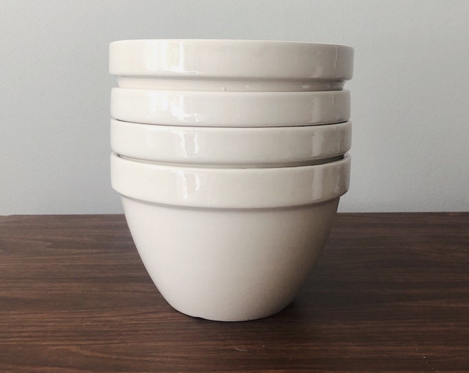 Ceramic Stoneware Pudding Bowl // TG Green Ltd Church Gresley // Ascot White Cookware // Made in