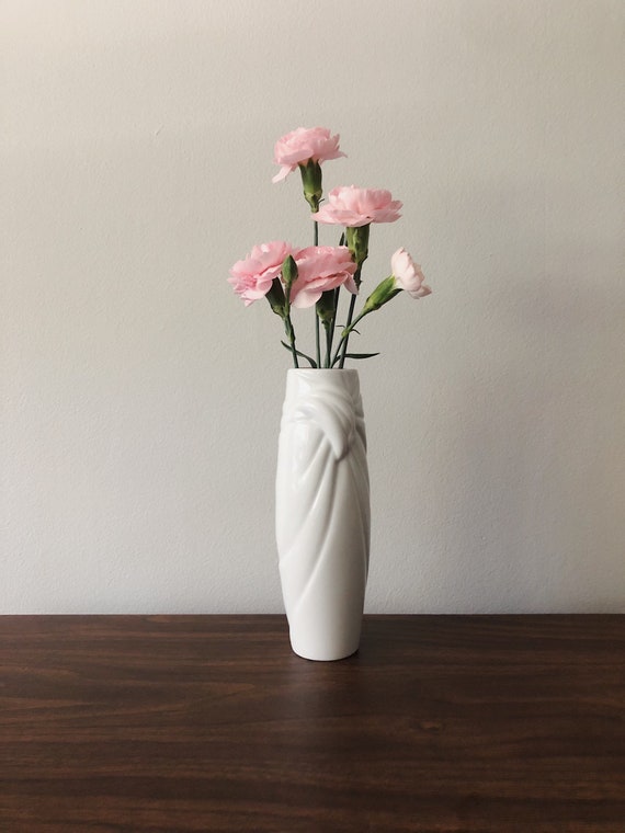 Slim White Ceramic Vase // Vintage 1980s Aesthetic Flower - Etsy