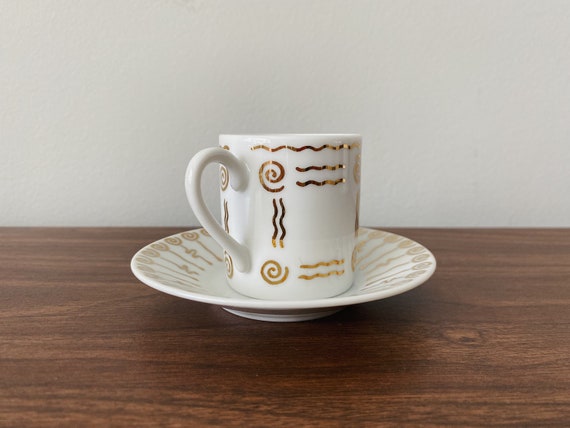 Buy White and Gold Espresso Cups and Saucers // Vintage Abbott Collection  Made in Japan Mugs and Plates // Squiggle Design Coffee Set Online in India  - Etsy