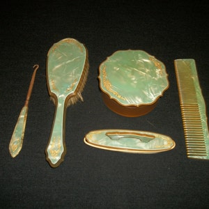 EDWARDIAN STEAMPUNK EARLY 1900s Brush, Lg Comb, Powder Box w Lid, Shoe Hook, Nail Buffer, Broken Top, Celluloid Set in Green & Gold As-Is