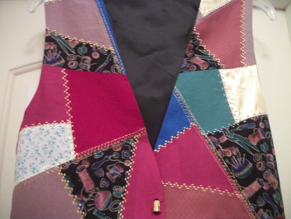 Retro 80s 90s Does Cute SEWING Theme PATCHWORK VE… - image 3