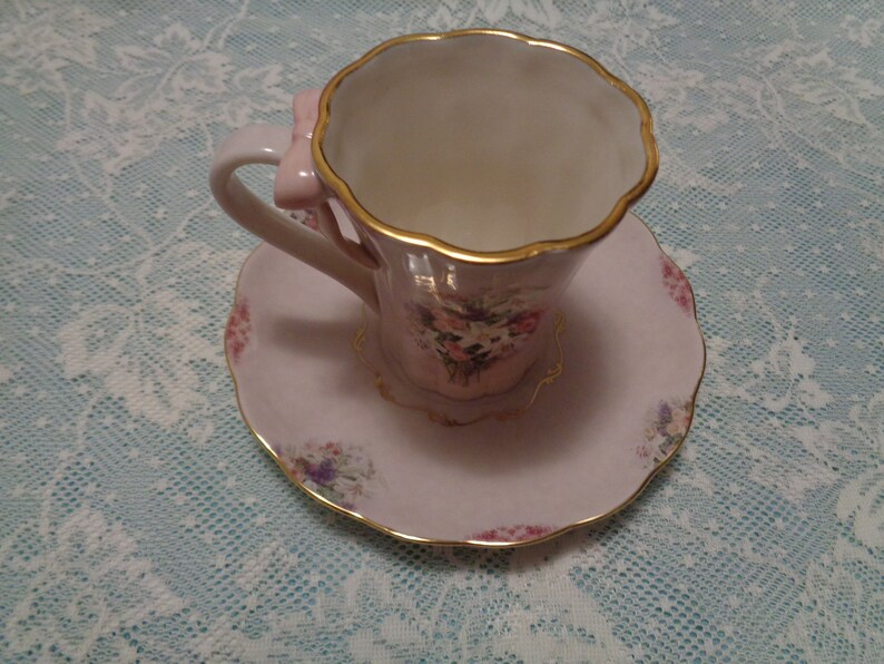 BOW LAVENDER LILY Cup & Saucer Set By Bradford Exchange image 4