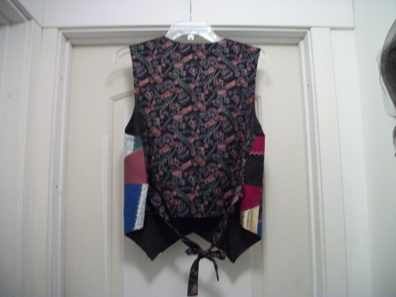 Retro 80s 90s Does Cute SEWING Theme PATCHWORK VE… - image 2