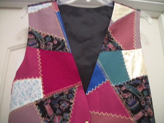 Retro 80s 90s Does Cute SEWING Theme PATCHWORK VE… - image 5
