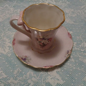 BOW LAVENDER LILY Cup & Saucer Set By Bradford Exchange image 2