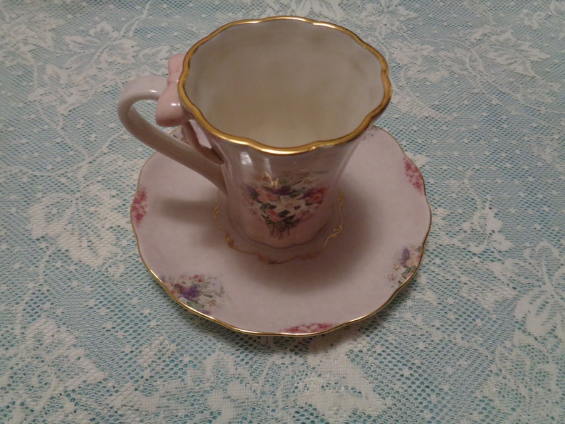 BOW LAVENDER LILY Cup & Saucer Set By Bradford Exchange image 2