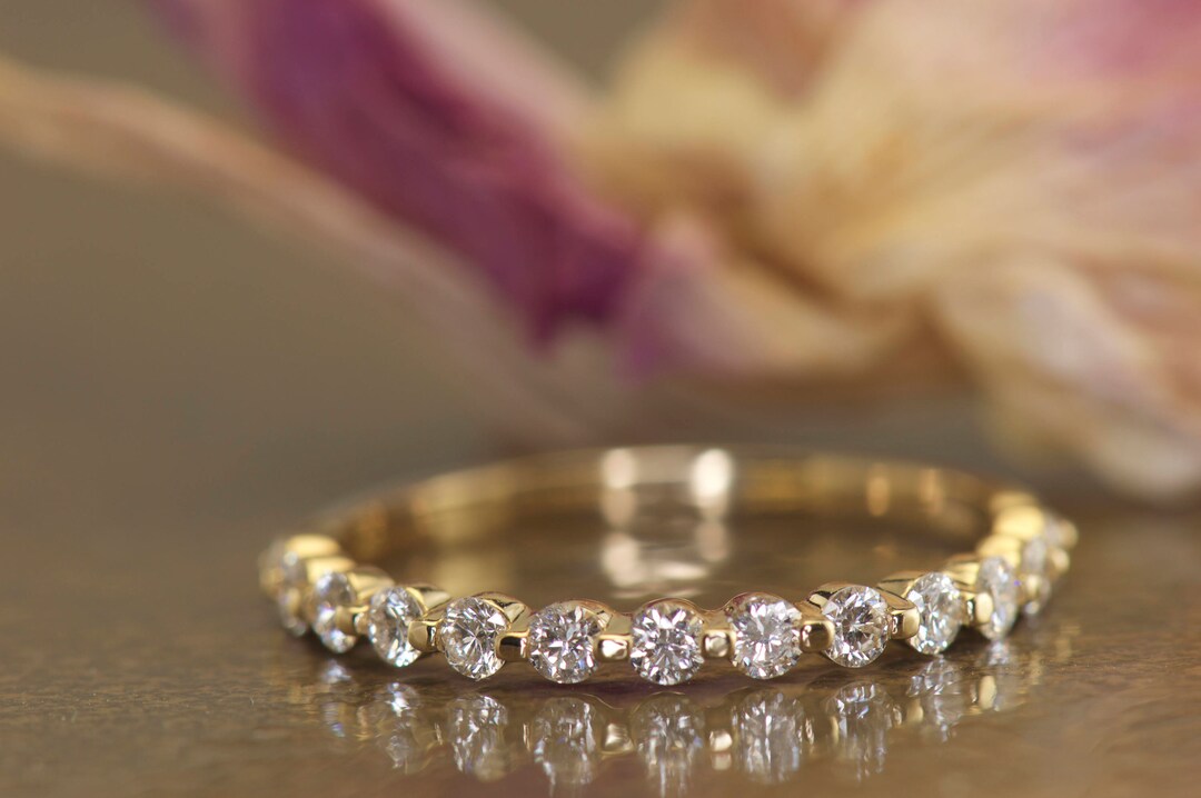 Super Value Floating Diamond Band in 14k Yellow Single 