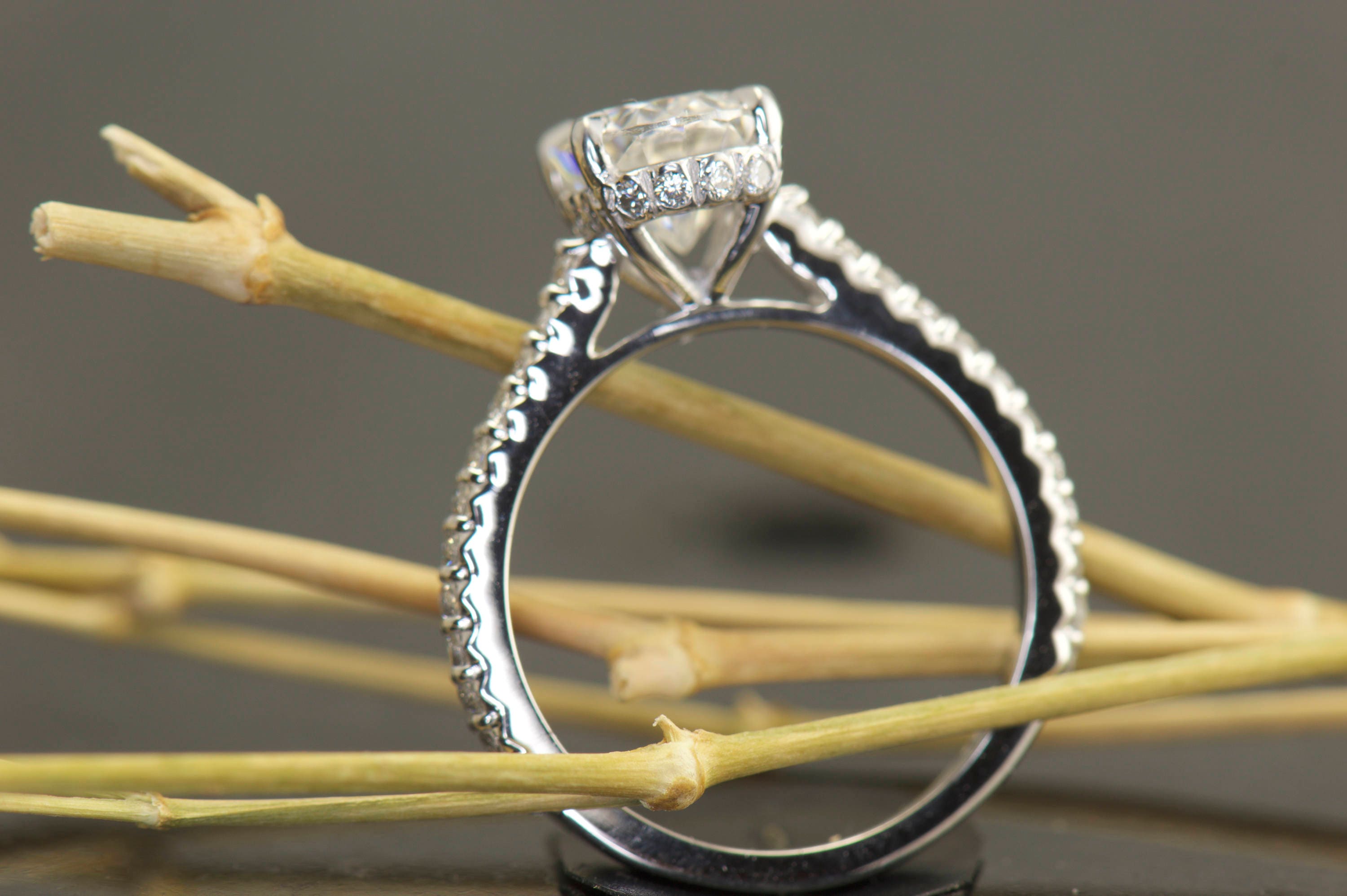 Lissome diamond ring deals