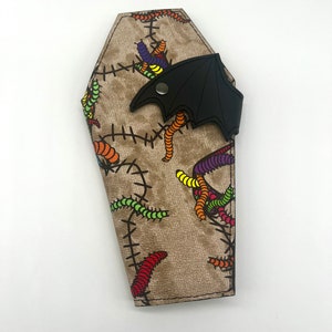 Cartera de ataúd de vinilo Oogie Boogie Bat Wing, regalo de bruja, cartera gótica, Pesadilla antes de Navidad