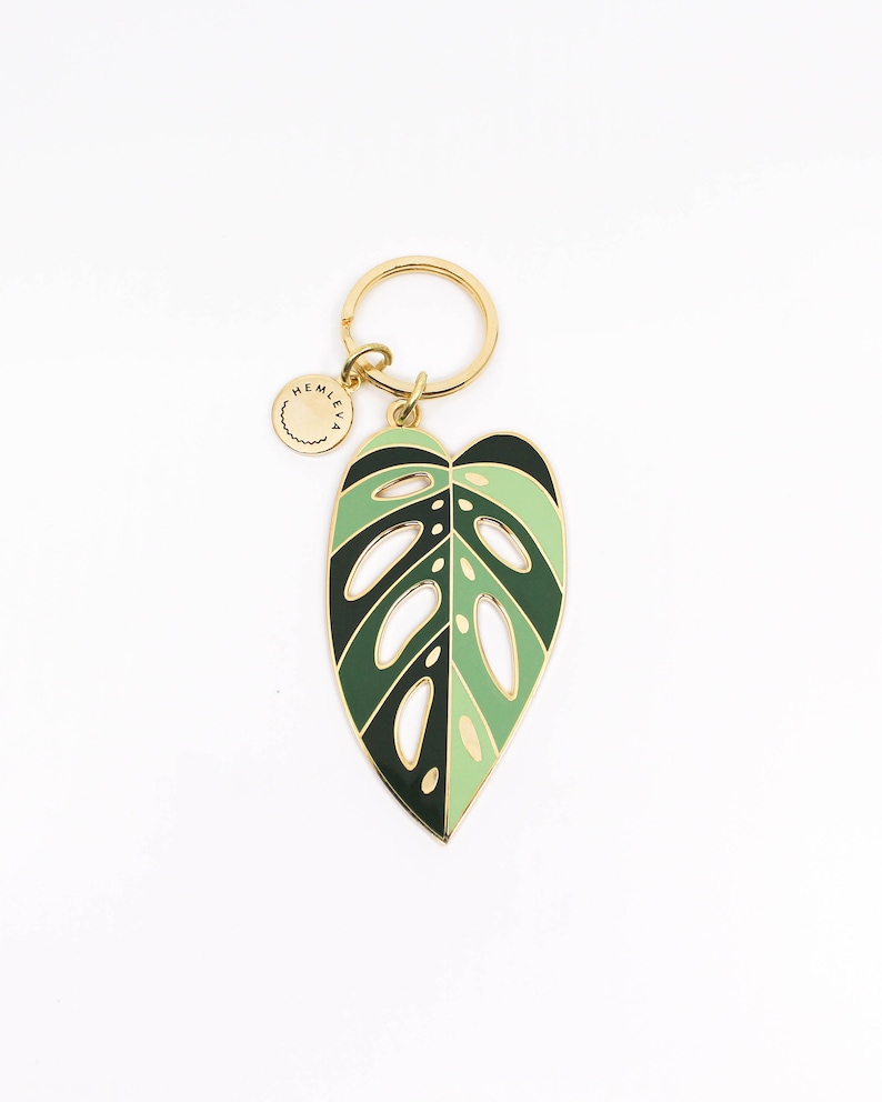 Monstera adansonii 'Archipelago' • Keychain 