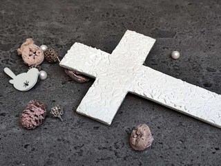 Croce Da Parete Per Battesimo – Ragazza In Preghiera, Oro 17,8 Cm – Regalo Religioso