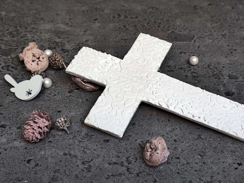 Croce Da Parete Per Battesimo – Ragazza In Preghiera, Oro 17,8 Cm – Regalo Religioso