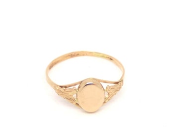 Gold signet ring ~ 14k gold signet ~ 585 yellow gold ring ~ Vintage signet ~ Vintage jewelry ~ Oval signet ~ Solid gold ring