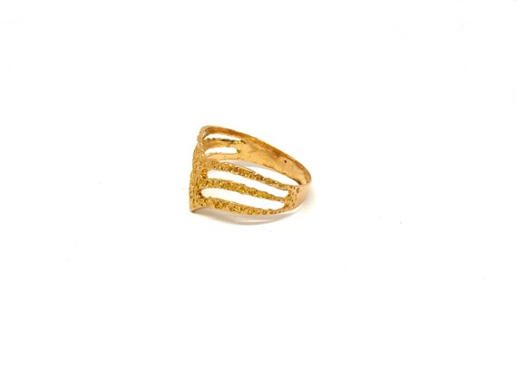 18k gold triple V band ~ 750 yellow gold ~ Fluted… - image 4
